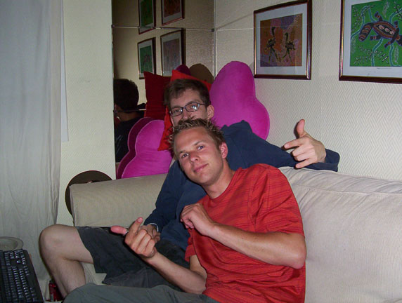 Binärpilot and Inge on a couch in his temporal home in Oslo